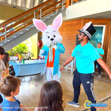 Cargar imagen en el visor de la galería, Anfitrión Creativo de bailes y juegos con personaje infantil