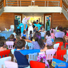 Cargar imagen en el visor de la galería, Anfitrión Creativo de bailes y juegos con personaje infantil