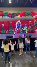 Cargar imagen en el visor de la galería, Show Animado de Bailes y Juegos en Navidad con Angelito Creativo
